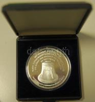 Németország 1990. "Németország újraegyesítése, Berlin 1990. október 3." Ag (színezüst) eml...