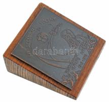 1978. "MN. Repülőorvosi Vizsgáló és Kutató Intézet 1948-1978" fém plakett fa talapzatra rö...