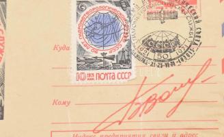 Jevgenyij Hrunov (1933-2000), , Alekszej Jeliszejev (1934- ) és Borisz Volinov (1934- ) szovjet űrha...