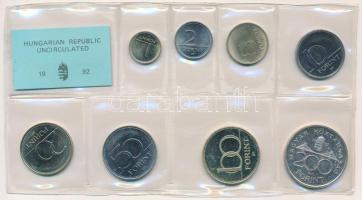1992. 1Ft-200Ft (8xklf) érmés forgalmi sor lezárt fóliatokban T:UNC patina /  Hungary 1992. 1 Forint - 200 Forint (8xdiff) coin set in sealed plastic case C:UNC patina Adamo FO25.2