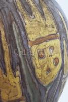 Gorka Lívia (1925-2011): Váza. Jelzett, talpánál egy kis lepattanással, m: 16 cm