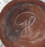 Gorka Lívia (1925-2011): Váza. Jelzett, talpánál egy kis lepattanással, m: 16 cm