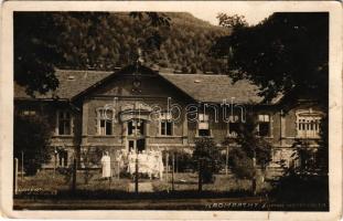 1928 Korompa, Krompach, Krompachy; Zupná nemocnica / Vasgyári kórház / hospital (szakadás / tear)