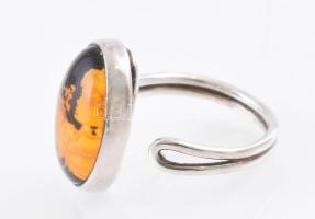 Ezüst (Ag) kámeás gyűrű, jelzett, méret: állítható, bruttó: 4,8 g