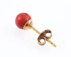 Arany (Au) 14 fülbevalópár korallal, jelzett, d: 0,5 cm, bruttó: 0,8 g