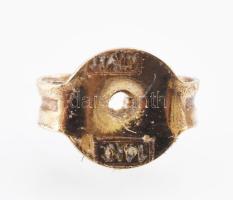 Arany (Au) 14 fülbevalópár korallal, jelzett, d: 0,5 cm, bruttó: 0,8 g