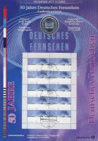 Németország 2002. 10€ Ag "50 éves a Német Televízió" nagyalakú emlékíven elsőnapi bélyegzős bélyeg-kisívvel, a Német Televízió történetének összegzésével T:BU