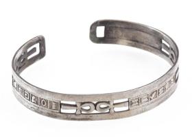 Ezüst(Ag) karperec, jelzett, deformációval, nettó: 24,4 g