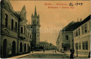 1909 Beszterce, Bistritz, Bistrita; Beutlergasse / Erszény utca. No. 398. (W.L. ?) M. Haupt kiadása / street view (EB)