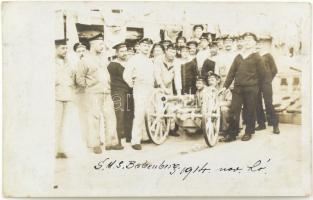 1916 Az S.M.S. Babenberg osztrák-magyar hadihajó tisztjei régi ágyúval pózolnak Futott fotólap hajó- és cenzúra bélyegzővel / Sailors from S.M.S. Babenberg pose next to a landing gun. Addressed to an artillery instructor on board S.M.S. Adria in Pola Black-and-white photo postcard