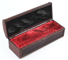 Bortartó, hiánnyal, sérüléssel,, h: 34,5 cm