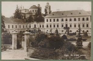 cca 1929 Eger album, 20 db beragasztott képeslappal, borítón ceruzás ajándékozási sorokkal 1929-ből,...