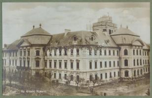 cca 1929 Eger album, 20 db beragasztott képeslappal, borítón ceruzás ajándékozási sorokkal 1929-ből,...