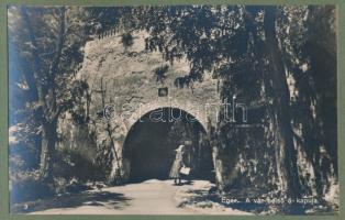 cca 1929 Eger album, 20 db beragasztott képeslappal, borítón ceruzás ajándékozási sorokkal 1929-ből,...