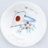 Japán porcelán katonai szakés csésze. cca 1940-1944, 3. Légelhárító Egység, cseresznyevirág, folyó, zászló ábrázolásokkal, egy kis pattogzással, d: 5,5 cm