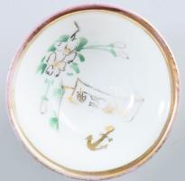 Japán porcelán katonai szakés csésze. cca 1940-1944, Haditengerészet, Terada tulajdonosi megjelöléssel, cseresznyevirág és horgony ábrázolással, kis pattogzással, d: 5,5 cm