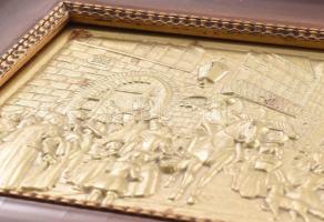 Középkori utcakép. Domborított fémlemez, keretezve, 11x14 cm