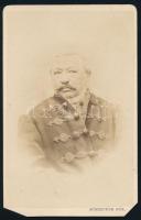 1865 Herepei Károly (1802-1871) református lelkész, főiskolai tanár, az MTA levelező tagja; vizitkártya Schrecker Ignác (1834-1888) pesti műterméből, alsó sarkai vágottak, 9,5x6 cm