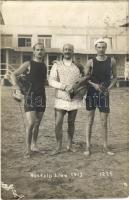 1913 Venezia, Venice; Lido / fencers on the beach. Engel photo (EK)