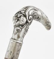 Sétabot ezüst (Ag) fejjel, maszkos díszítéssel, jelzett, h: 92 cm