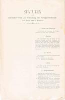 1866 Statuten des Centralvereines zur Erhaltung der Kriegerdenmale vom Jahre 1866 in Böhmen. (Háborús emlékművek megőrzésével foglalkozó egyesület alapszabályai.) Neustadt a. M., Th. Böhm-ny., (8) p. Fűzve, lapszéli foltokkal, sérülésekkel, az elülső borító hiányzik.