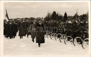 1939 Uzsok, Uzok, Uzhok; Magyar-Lengyel baráti találkozás a visszafoglalt ezeréves határon / Hungarian-Polish meeting on the historical border, military, handshake, irredenta