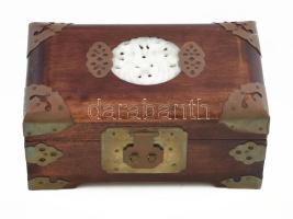 Kínai zenélő doboz, ékszeres ládika, Működik, faragott fa, gyönygjáz berakással, réz veretekkel 17x1...