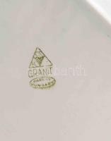 4 darabos magyar porcelán tétel: sérült Zsolnay tejfölös bögre, Gránit tálca, köretes tál, kancsó