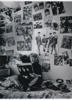cca 1966 Egy tinédzser szobája a Beatles-mánia idejéből, 1 db modern nagyítás, jelzés nélkül, 21x15 cm