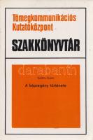 Gellért Endre: A képregény története. Budapest, 1975. Tömegkommunikációs Kutatóközpont (Petőfi Nyomda, Kecskemét). 103 + [1] p. + 28 t. (I-LV-ig számozva). Egyetlen kiadás. Az első rendszeres áttekintés a képregényművészet történetéről, készült 1000 példányban. Gellért Endre alapos áttekintése előtt Hernádi Miklós szociológus ellenséges hangú, politikailag motivált kultúrkritikai bevezetője, melynek értetlenségét hamar feledteti Gellért Endre fontos szaktanulmánya. A táblákon elhelyezett képanyag döntően a műfaj amerikai, kisebb részében francia példáiból válogat. (A Tömegkommunikációs Kutatóközpont Szakkönyvtára, 28. kötet.) Fűzve, kiadói borítóban. Jó példány, ritka.