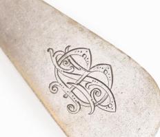 Ezüst (Ag) villák, kanalak, Dianás jelzéssel, mesterjeggyel, 336 g