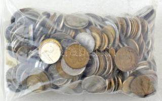 Vegyes, magyar és külföldi érmetétel mintegy ~1kg súlyban, T:vegyes Mixed, Hungarian and foreign coin lot (~1kg) C:mixed