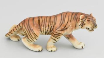 Royal Dux porcelán tigris. Kézzel festett, jelzett, hibátlan, h: 19 cm