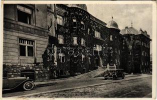 1933 Budapest XII. János szanatórium, automobilok. Városmajor utca 8. (gyűrődések / creases)