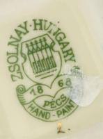 Zsolnay négyoldalas váza. Jelzett, hibátlan, m: 15 cm