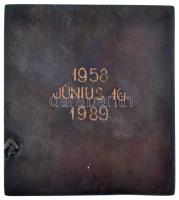 Beck András (1911-1985) ~1980. (1989) "Nagy Imre" egyoldalas, öntött bronz plakett, hátold...