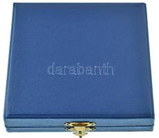 Beck András (1911-1985) ~1980. (1989) "Nagy Imre" egyoldalas, öntött bronz plakett, hátold...