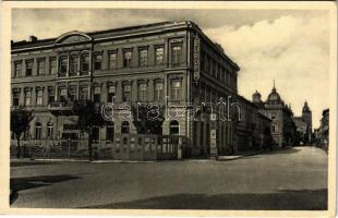Kassa, Kosice; Hotel Europa a Mlynská ul. / Malom utca, Europa szálloda, üzletek, hirdetőoszlop / street, hotel, shops, advertising column
