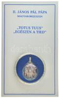 1991. "II. János Pál pápa Magyarországon" kétoldalas Ag emlékérem füllel, előlapján 2db rubinnal díszítve, tanúsítvánnyal, eredeti díszkiadásban (0,999/~29mm) T:AU patina