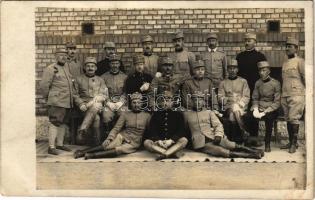 1915 Osztrák-magyar katonák csoportképe / WWI Austro-Hungarian K.u.K. soldiers group photo (EK)