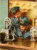 Magyarország: Budapesti Úttörővasút távírászai - QSL rádióamatőr lap / Telegraphists of the Budapest Pioneers Railways, Hungarian communist propaganda - Hungarian QSL card (radio amateur)