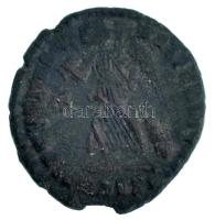Római Birodalom / Siscia / Gratianus 367-375. AE3 bronz (2,12g) T:VF Roman Empire / Siscia / Gratian...