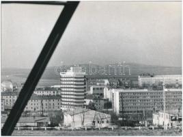 1965 Veszprémi látkép, 1 db vintage fotó, ezüst zselatinos fotópapíron, 17x23,2 cm