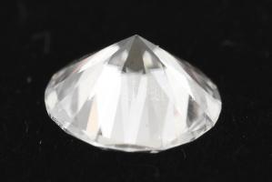 Moissanite, 0,94 cts, d: 6,5 mm, eredeti csomagolásban, tanúsítvánnyal