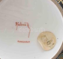 Katona jelzéssel porcelán váza. Kopással, m: 12 cm