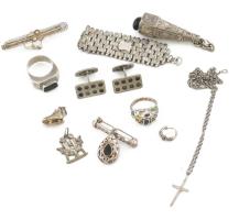 Vegyes ezüst tétel, tört darabokkal, 81,7 g