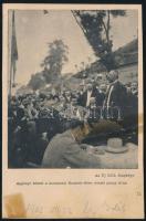 1905 Apponyi Albert a komáromi Kossuth-téren beszél július 16-án, kivágás az Uj Idők 1905.VII.23-i számából, kartonra ragasztva, 14x9 cm