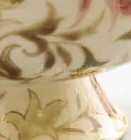 cca 1890 Zsolnay fedeles kaspóváza, jelzett: családi pecsét. Fedél nélkül, restaurált, m: 19 cm