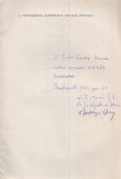 Takács Pál - Schlattner Jenő - Szebényi Imre: A szénkémiai kutatások magyar úttörői. (Többszörösen dedikált.) Budapest, 1970. Akadémiai Kiadó [ny.] 134 p. Egyetlen kiadás. Dedikált: ,,dr. Soós László kandidátus úrnak szerzői tisztelettel: dr. Takács Pál, dr. Schlattner Jenő, dr. Szebényi Imre". Az ipartörténeti részek után életrajzi tanulmányokat közlő kismonográfiában oldalszámozáson belül néhány ábra, egész oldalas illusztráció. Prov.: Soós László [Soós László (1920-1995) geológus, vegyészmérnök, a sorozat szerkesztője.] (Kőszén és kőolaj anyagismereti monográfia sorozat 4.) Fűzve, színes, illusztrált kiadói védőborítóban. Jó példány.