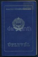 1984 Magyar Népköztársaság által kiállított oklevél olasz, francia és svájci vízumokkal